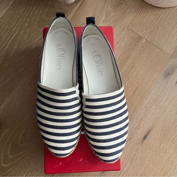 Navy blue and white striped espadrille-style flats - Picture 3 of 5